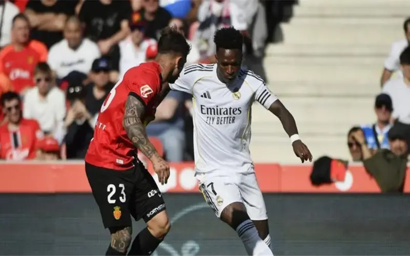 ”شاطئ”.. مواجهة جديدة بين فينيسيوس ولاعب ريال مايوركا